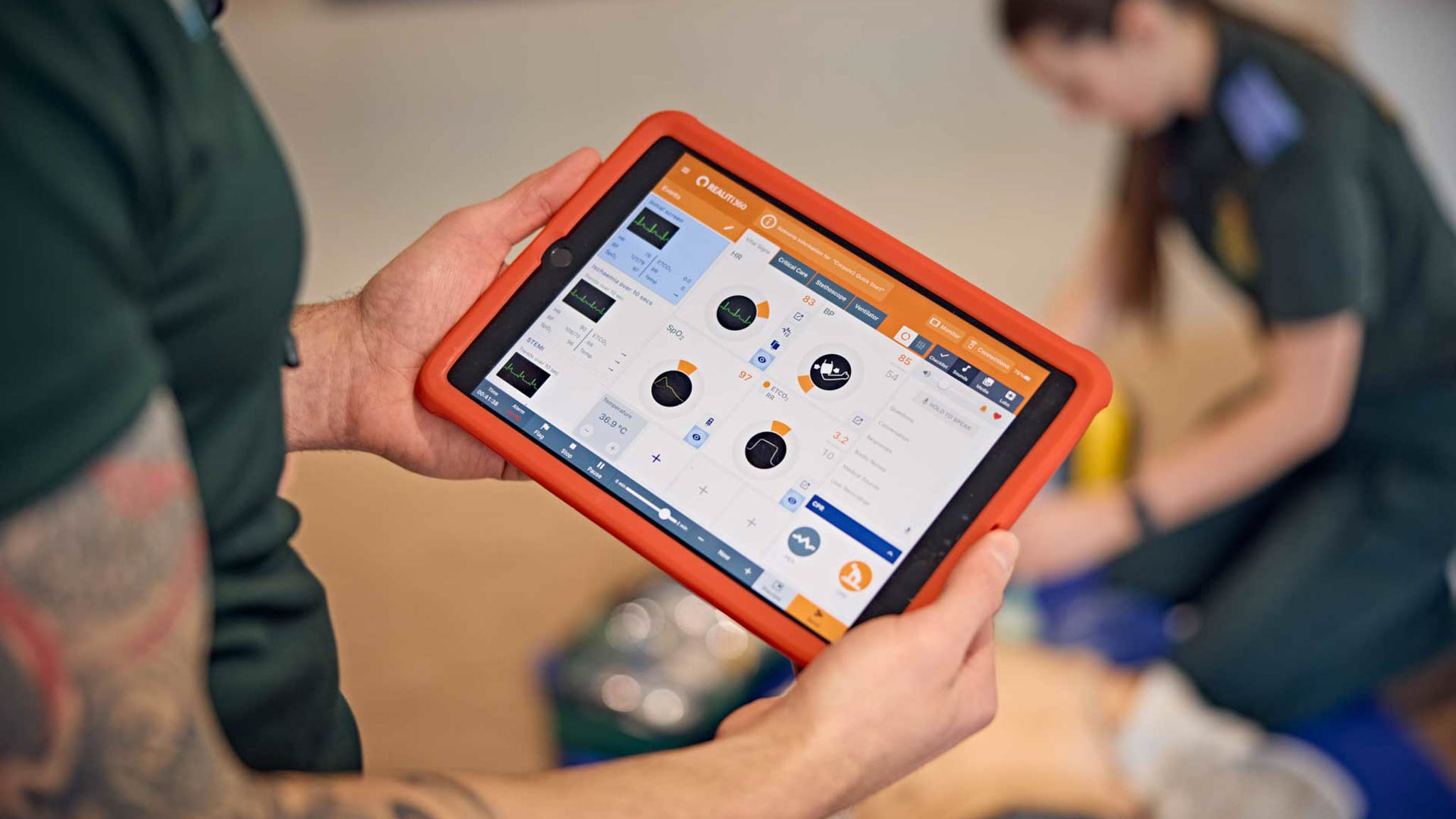 Technology simulates patient deterioration for real-time student response training. Mangement of the simulation using the I simulate technology